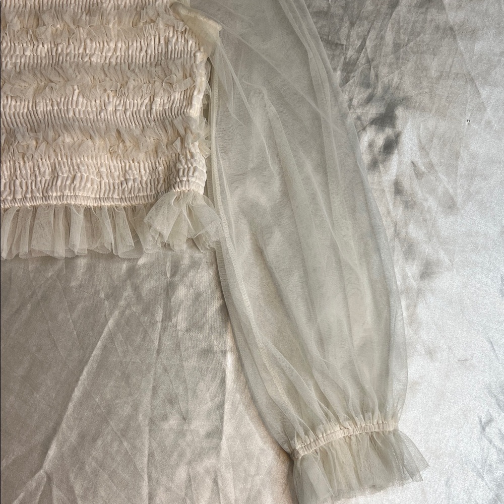 Chic Cream Ruffled Blouse - Picture 5 of 9